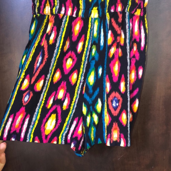 Colorful Patterned Romper - Picture 3 of 3